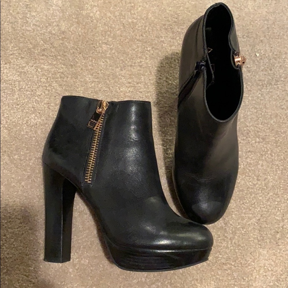 ALDO - 100% Leather Ankle Bootie - Size 8